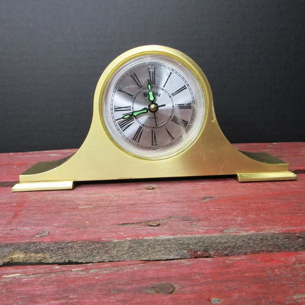Rhythm Japan Quartz Desk Mantel Clock Gold Tone Roman Numerals Alarm Battery